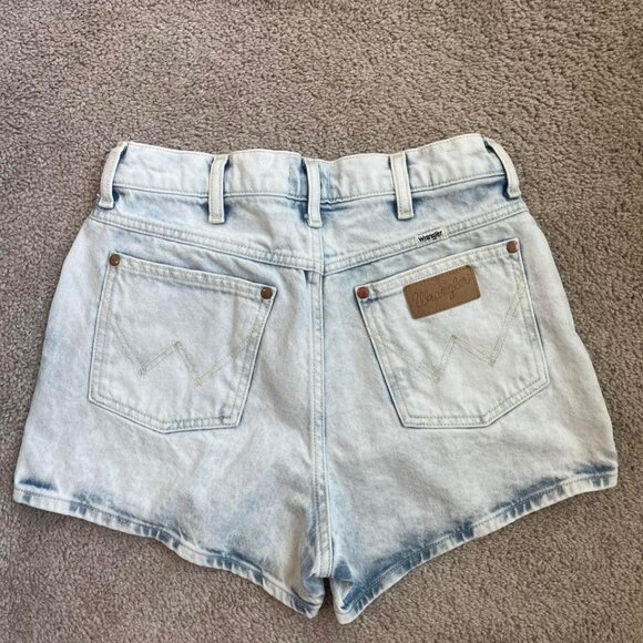 Wrangler® High Rise Shorts - 28 - Festival Short Light Wash in Be The Storm - Picture 3 of 8